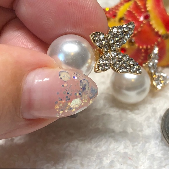Beautiful pearl and rhinestone butterfly earrings-classics! New never worn - Picture 12 of 12
